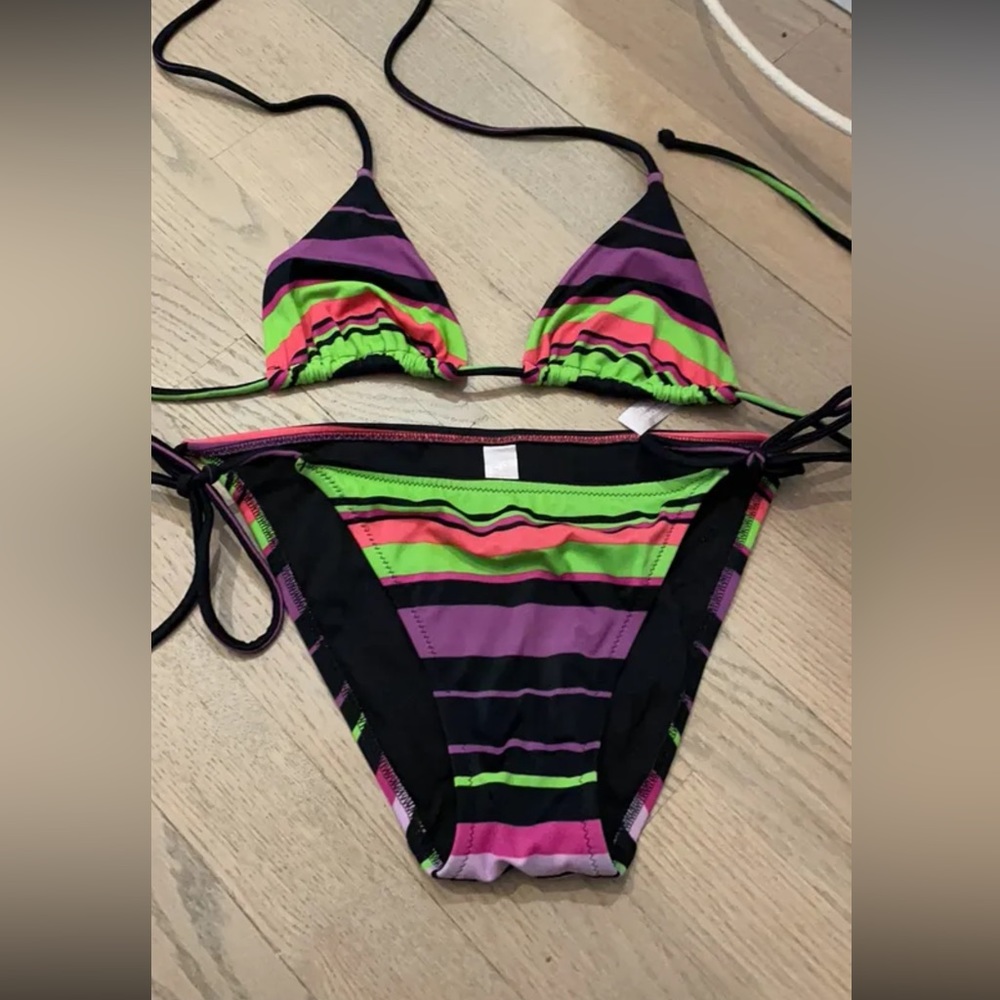 Victoria’s Secret bikini set